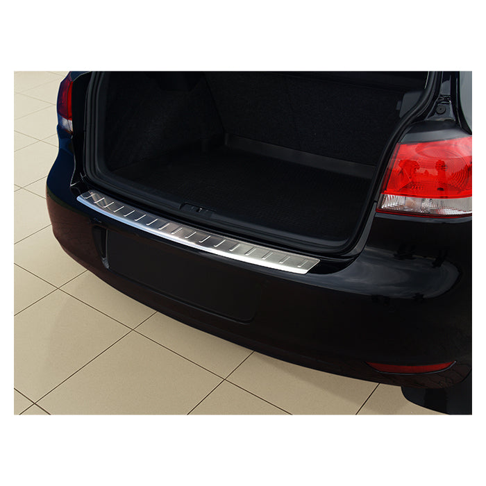 Avisa, Lastausreunan suojus - Teräs — Sopii VW Golf VI 2008-2012